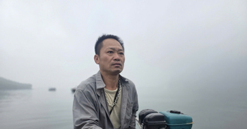 Người đàn ông 50 tuổi kể lại phút cứu 6 người trong vụ lật tàu trên hồ Thác Bà