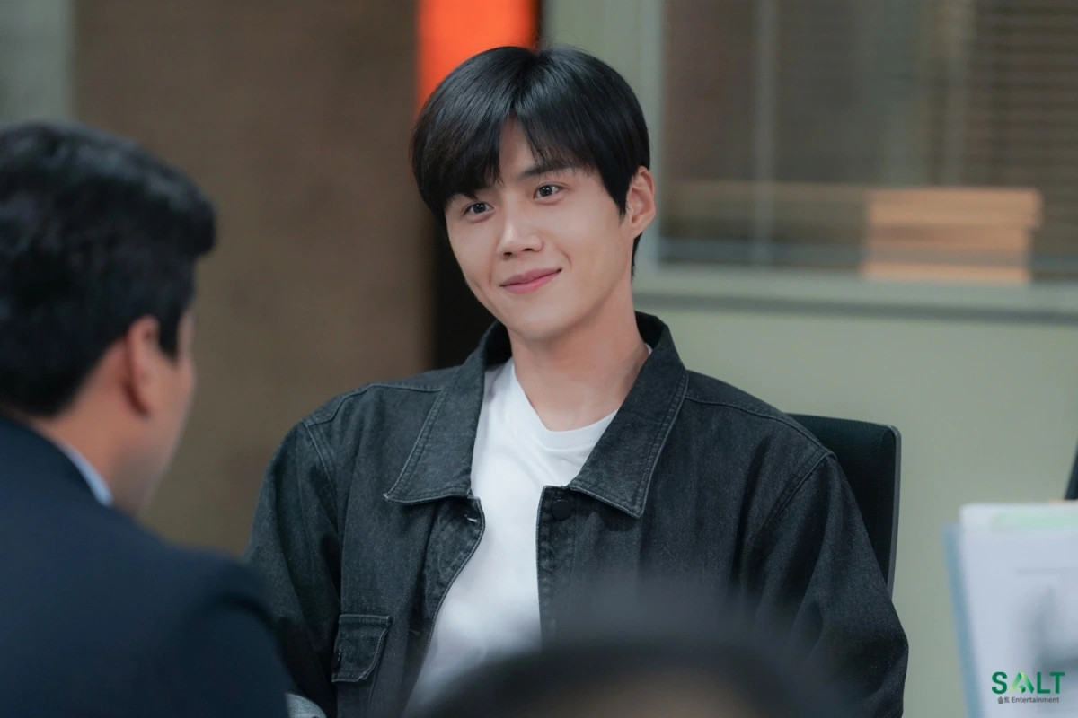 vi sao kim seon ho duoc goi la hinh mau ban trai quoc dan the he moi hinh anh 4