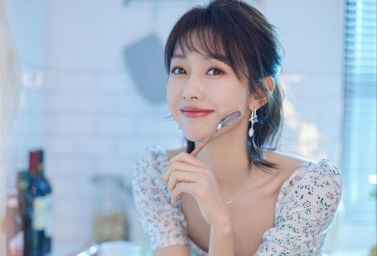 Đúng hôm nay, thứ Hai 23/2/2026, 3 con giáp 'gánh bạc gánh vàng' về nhà, tiền tài quấn lấy thân, sung túc bất ngờ