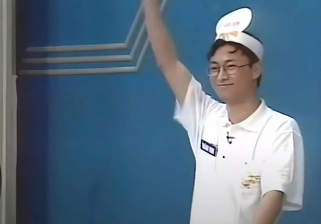 z7555953126688a31353022287bede3045491f7d20a509