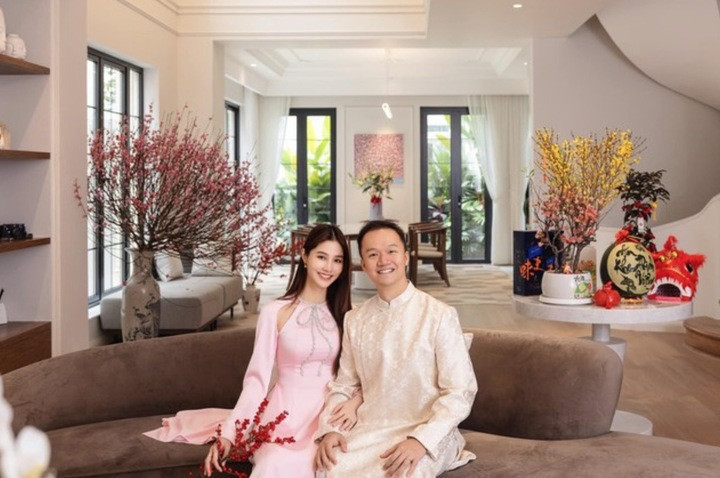 Cặp đôi có cuộc sống hạnh phúc trong suốt 2 năm hôn nhân.