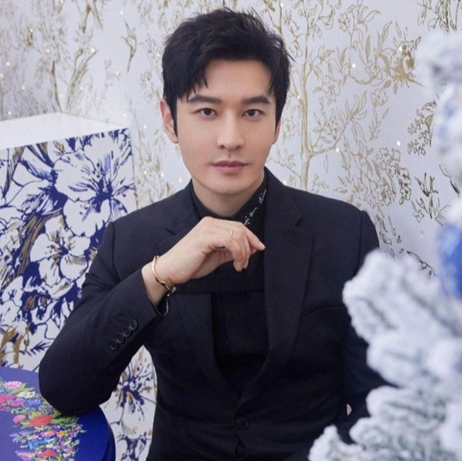 Huỳnh Hiểu Minh bất ngờ lên tiếng về tin thua bạc 145 triệu USD - Ảnh 2