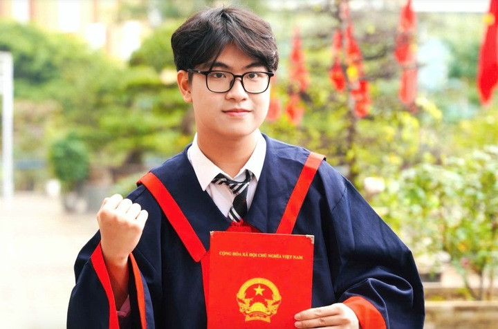 Điểm trung bình chung tích lũy mỗi kỳ học của Bảo Khánh trong học kỳ 1 lớp 12 là 9,7.