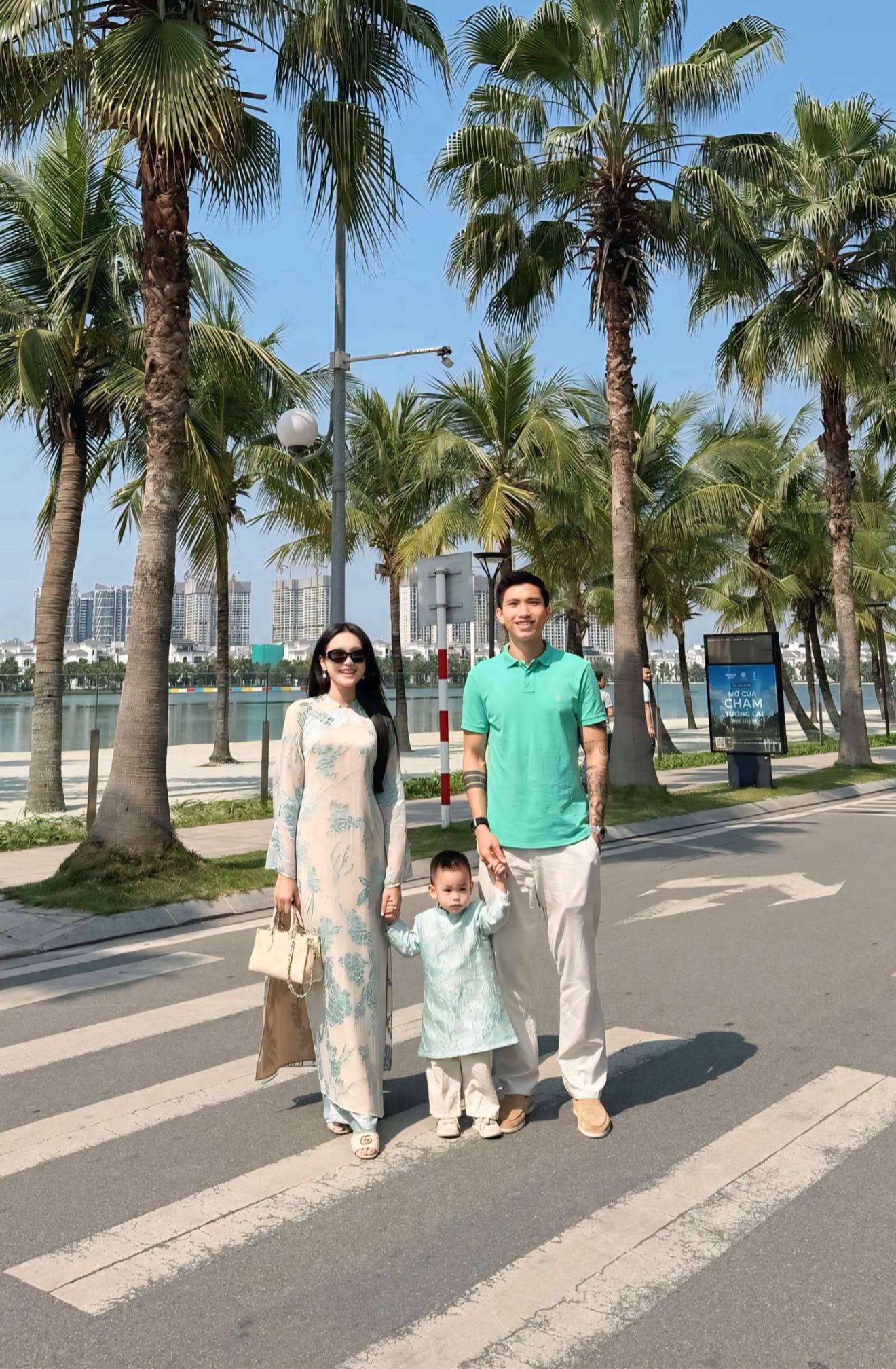 Doãn Hải My và Đoàn Văn Hậu nổi bật trong bộ ảnh du xuân 2026 - Ảnh 3.