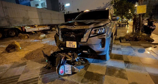 Vụ kéo lê xe máy làm 1 người tử vong: Tạm giữ tài xế ô tô