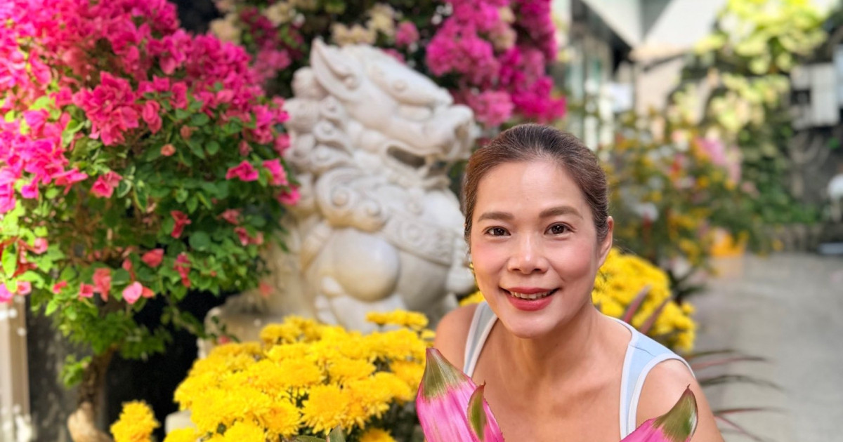 View - Ca sĩ Mỹ Lệ ở tuổi 54, sống viên mãn bên biệt thự 1.000 m2 ngập sắc Xuân