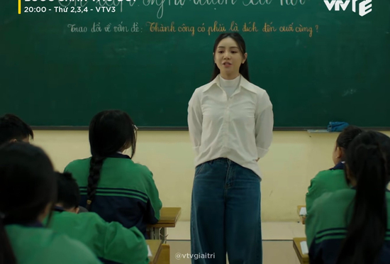 Chiếc quần jeans của Quỳnh Kool gây tranh luận