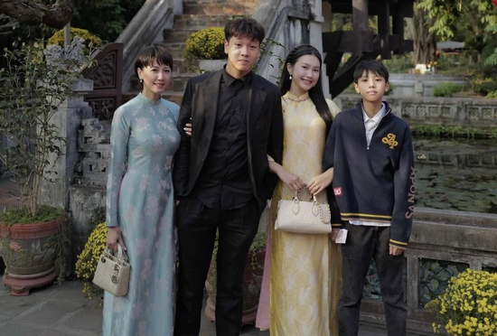 Mẹ vợ Đoàn Văn Hậu tiếp tục gây chú ý