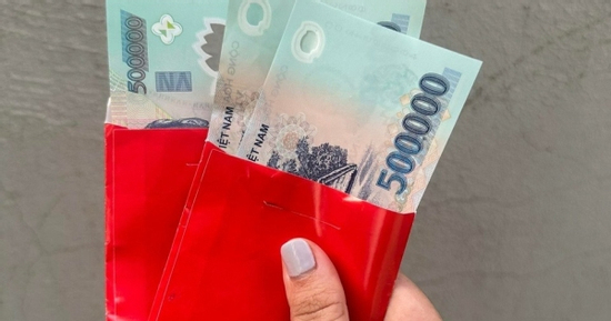 Ngỡ ngàng nữ giúp việc 58 tuổi ở TP.HCM lì xì cho gia chủ 1,5 triệu đồng