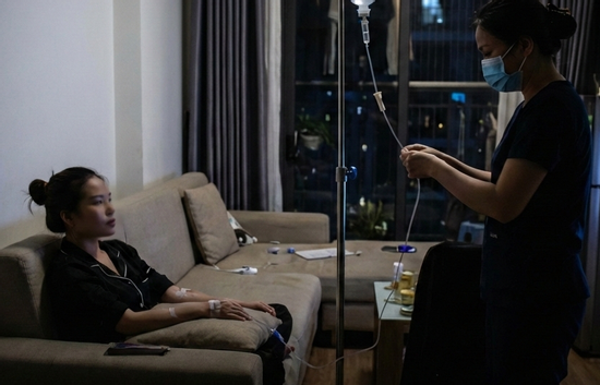 Lời khai của nữ điều dưỡng vụ nạn nhân tử vong sau khi 'truyền trắng' tại nhà