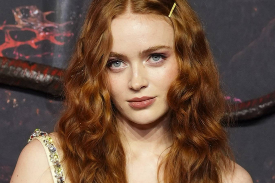 Nhan sắc 'vô thực' của mỹ nhân Hollywood đang định nghĩa lại chuẩn mực cái đẹp Gen Z