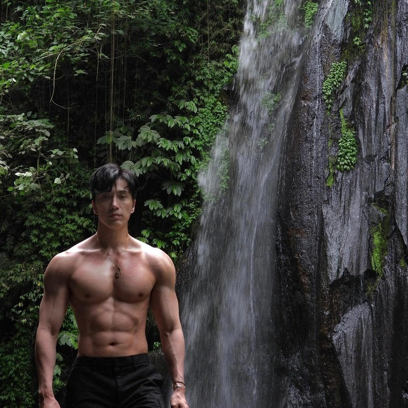 Vẻ ngoài săn chắc gây chú ý. Ảnh: Instagram nhân vật