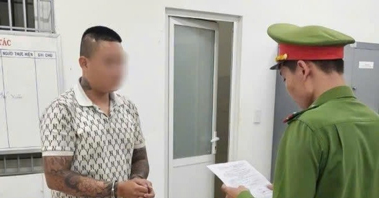 Tạm giữ hình sự thanh niên giao cấu với nữ sinh chưa đủ 16 tuổi