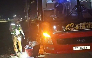 Xe khách 23 chỗ chở 40 người, chủ và tài xế bị phạt hơn 127 triệu đồng