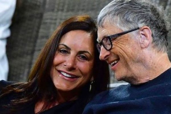 Chân dung người phụ nữ đang hẹn hò cùng tỷ phú Bill Gates, từng đến Việt Nam