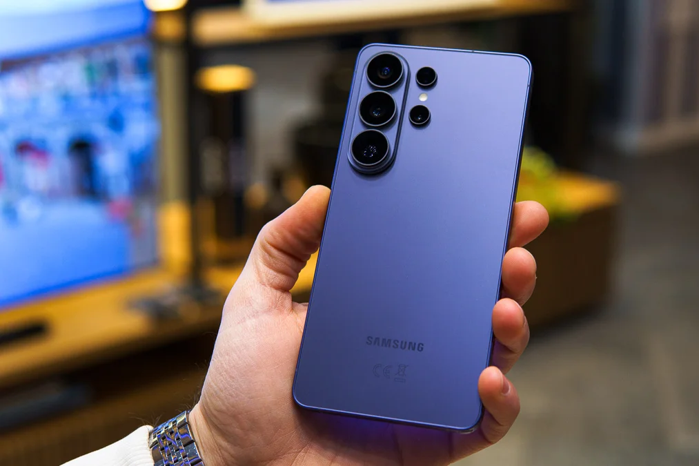 Galaxy S26 Ultra: Siêu phẩm màn hình bảo mật cấp độ điểm ảnh, giá không tăng