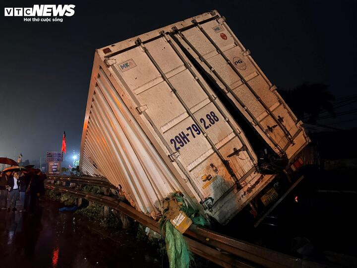 Nơi xảy ra va chạm là nơi đường ngang có chắn tự động.