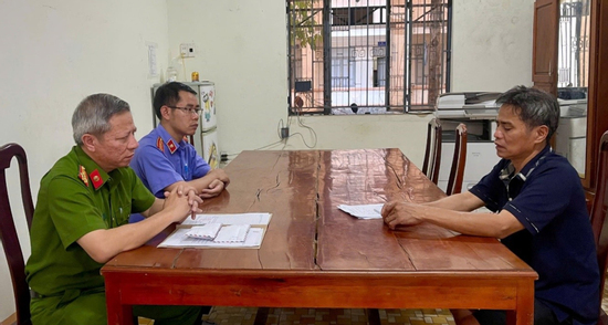 Lời khai kẻ dí điện mưu sát vợ, bịa chuyện 'về quê lo tiền chữa bệnh'