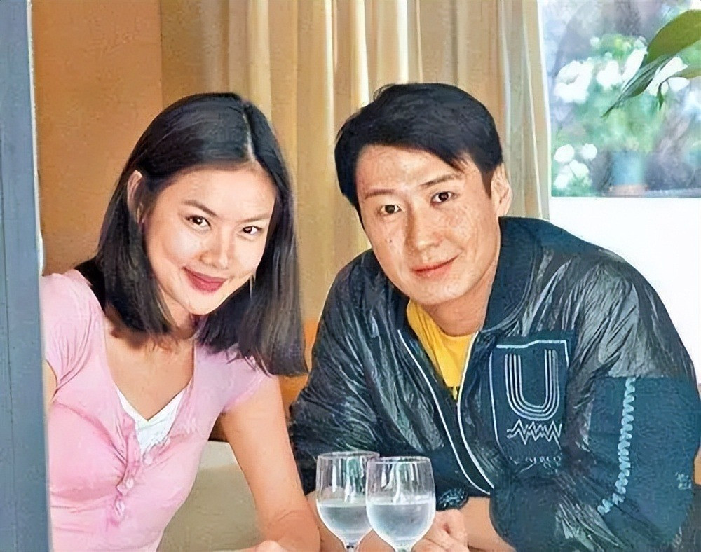 Siêu mẫu hàng đầu showbiz: Cưới phải đại gia rởm, phải bỏ tiền túi trả nợ cho người tình - Ảnh 5.