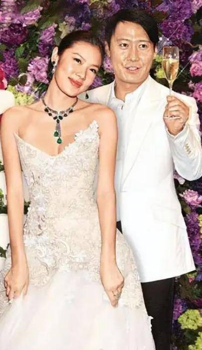 Siêu mẫu hàng đầu showbiz: Cưới phải đại gia rởm, phải bỏ tiền túi trả nợ cho người tình - Ảnh 2.