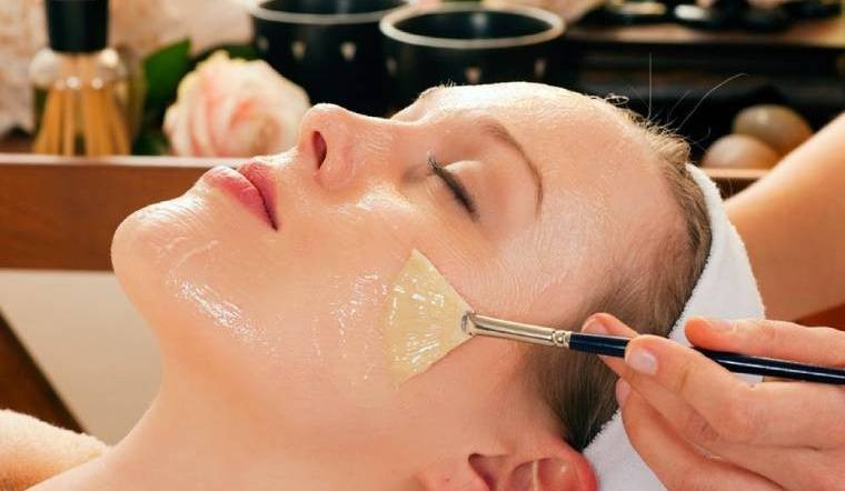 Bí quyết 'trẻ hóa tức thì' với mặt nạ lòng trắng trứng và nước cốt chanh- Ảnh 2.