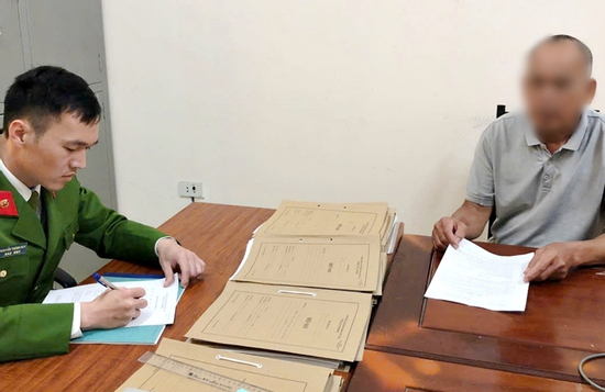 Tự ý lập bãi giữ xe và thu phí cao tại lễ hội, hai người bị phạt hơn 30 triệu đồng