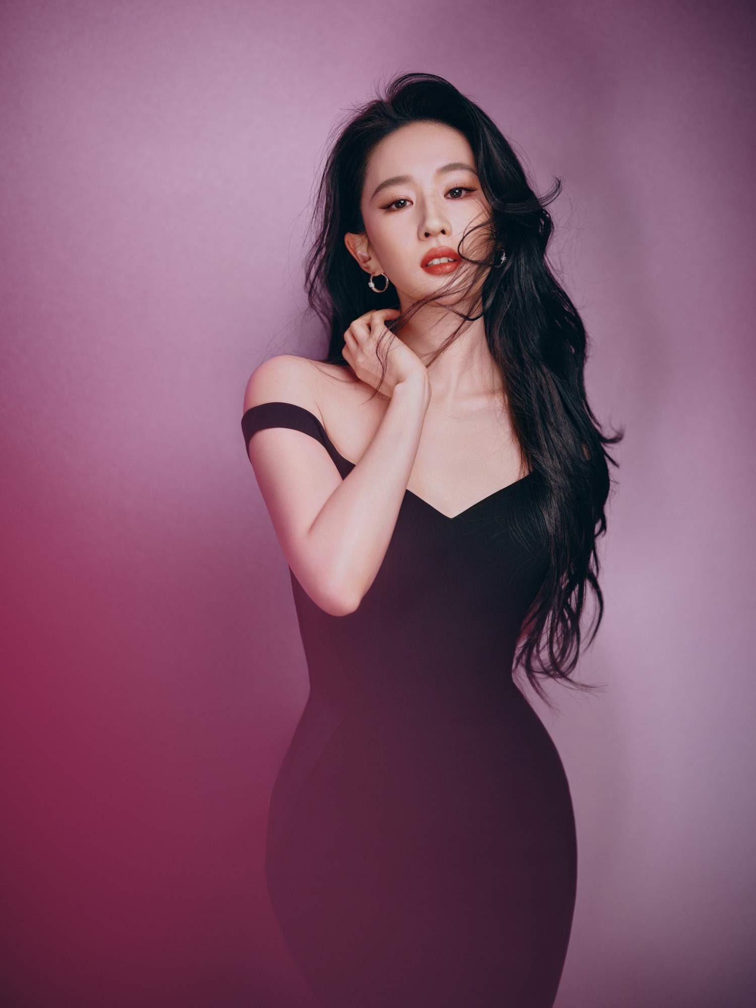 Lưu Diệc Phi gây chú ý khi chia sẻ loạt ảnh đời thường bên chú chó cưng - Ảnh 3