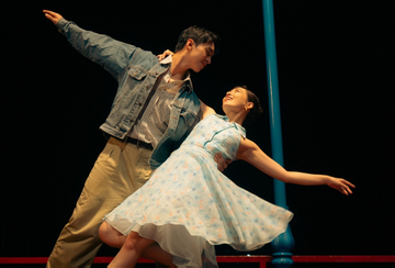 Từ nhạc phim bắt tai đến đại cảnh hoành tráng, Cảm Ơn Người Đã Thức Cùng Tôi chinh phục khán giả ngay phút đầu