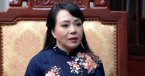 Bà Nguyễn Thị Kim Tiến và những lần được cấp dưới chia tiền tỷ