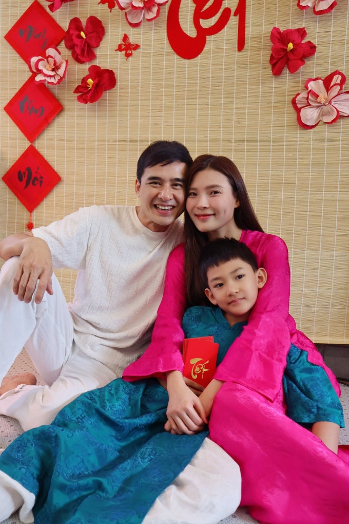 Gallery - Biệt thự ngập tràn sắc xuân của Thúy Diễm - Lương Thế Thành