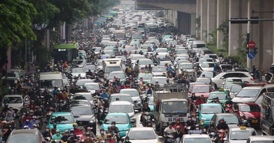 Hà Nội đưa ra lộ trình chuyển 100% taxi chạy xăng, dầu sang xe điện