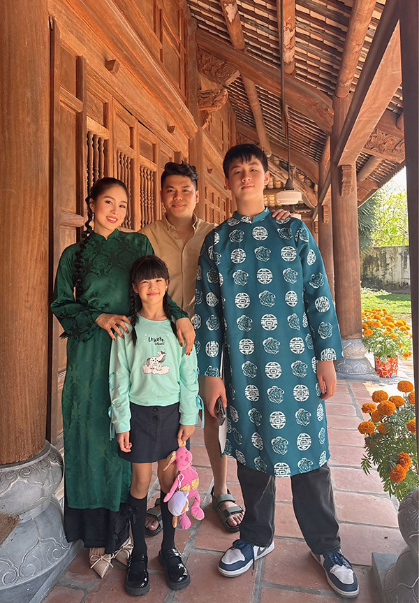 Lê Phương giản dị đi du xuân đầu năm - Ảnh 9.