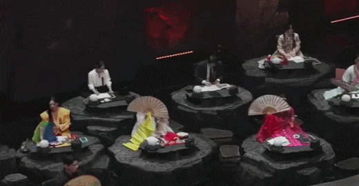 Show về 49 thầy bói phải cúi đầu xin lỗi