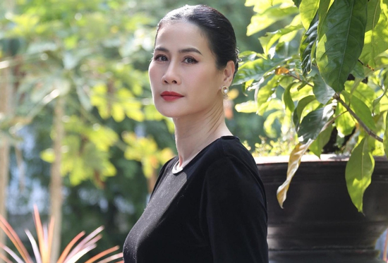 Thân Thúy Hà được săn đón sau phim 700 tỷ, U50 vẫn lẻ bóng