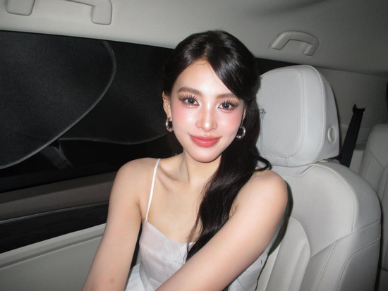 Gây tranh cãi vì tham gia sự kiện có logo app cá cược, Hoa hậu Tiểu Vy xin lỗi