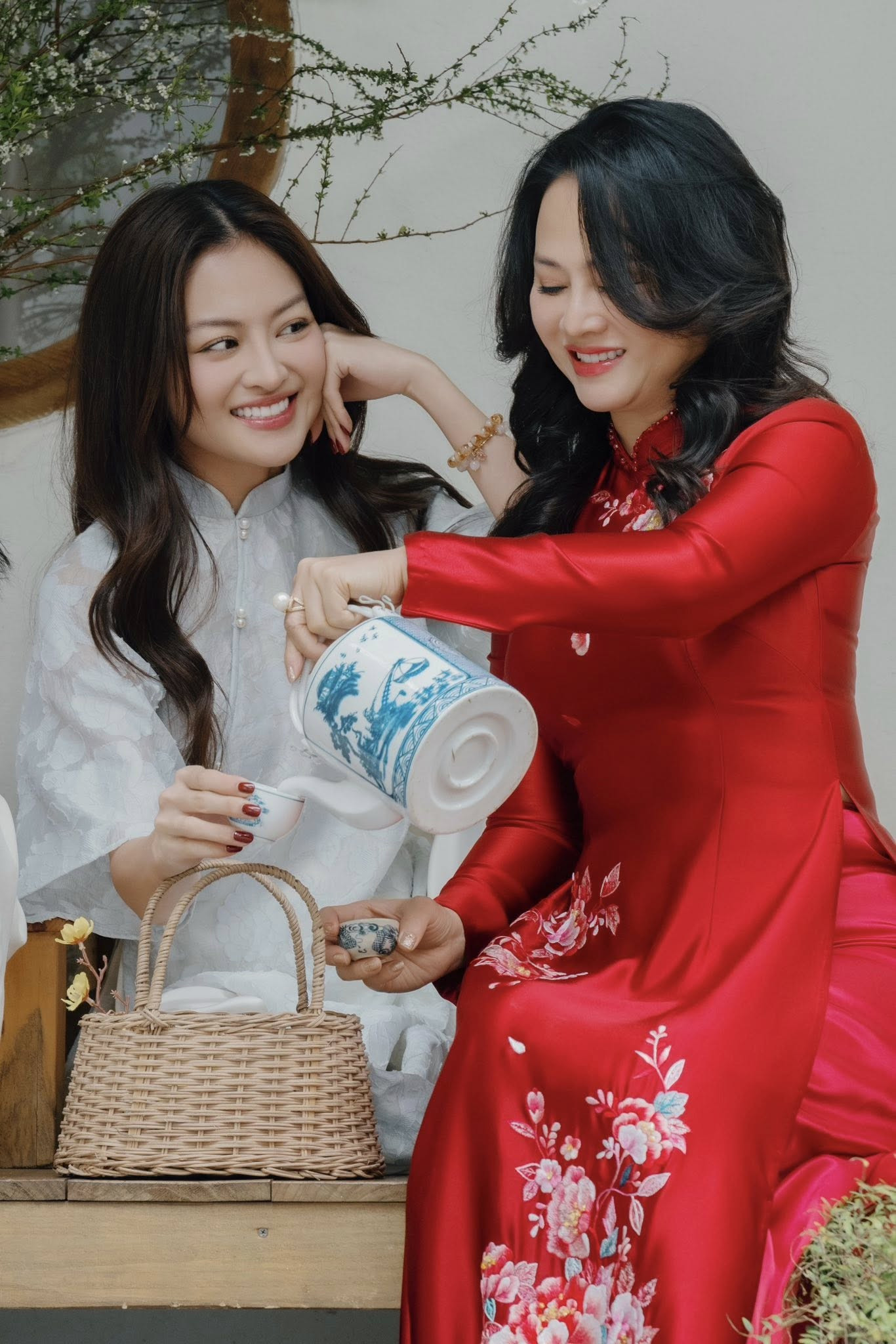 Mẹ đẻ diễn viên Thùy Anh gây chú ý - Ảnh 1.