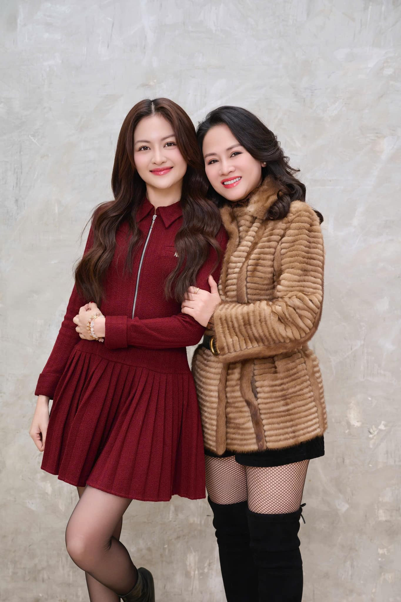 Mẹ đẻ diễn viên Thùy Anh gây chú ý - Ảnh 6.