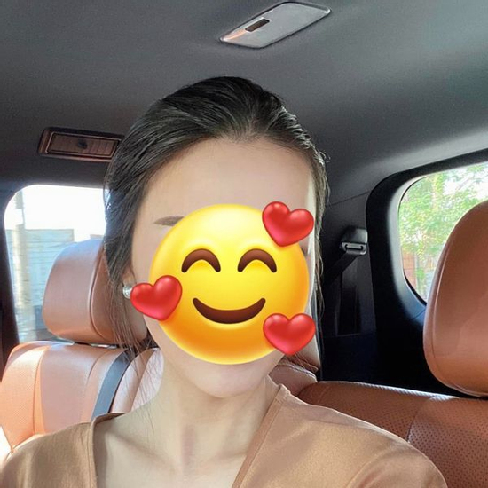 Siêu mẫu Việt lấy chồng đại gia hơn 27 tuổi nói thẳng: Tôi không 'dùng nghèo để dạy con trai, dùng giàu để nuôi con gái'