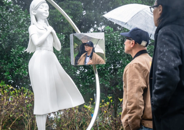 Vừa được khánh thành, bức tượng Từ Hy Viên bị khán giả nhận xét 'không hề giống' - Ảnh 2