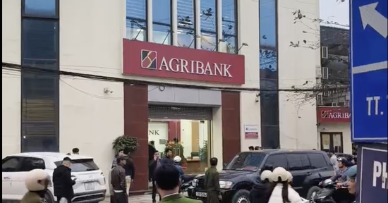 Đối tượng cướp ngân hàng ở Lào Cai bị bắt ngay tại hiện trường gây án