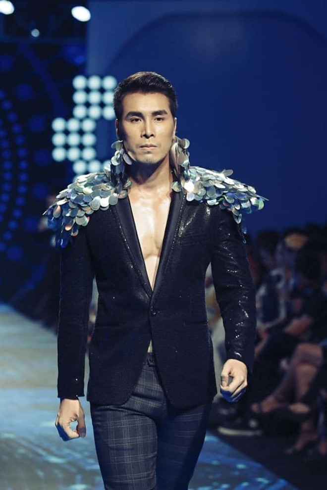 Hoang Phi Kha 003 806.Jpg