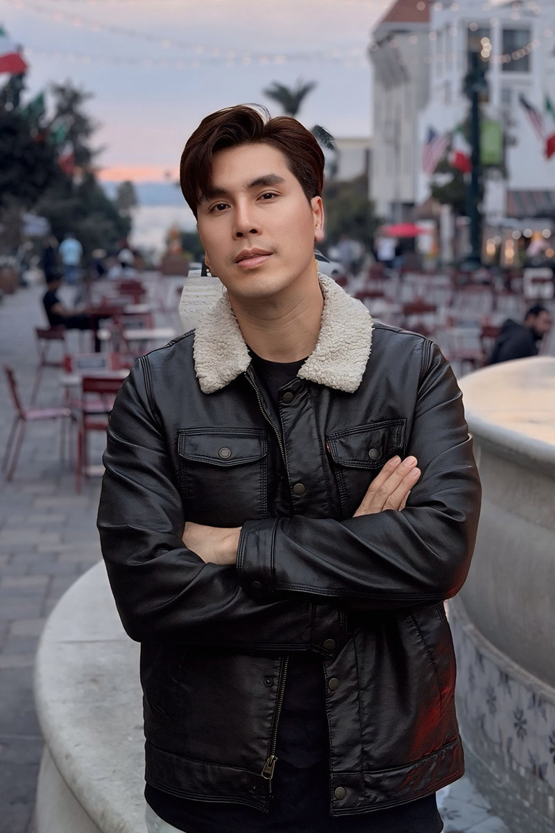 Sự Thật Nam Vương Việt Đi Dán Poster Khắp Chợ, Nhà Hàng Mỹ Để Mưu Sinh Phi Kha 01.Jpg