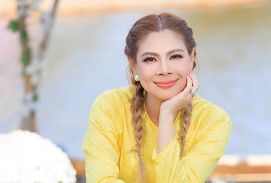 Thanh Thảo trẻ trung với áo bà ba