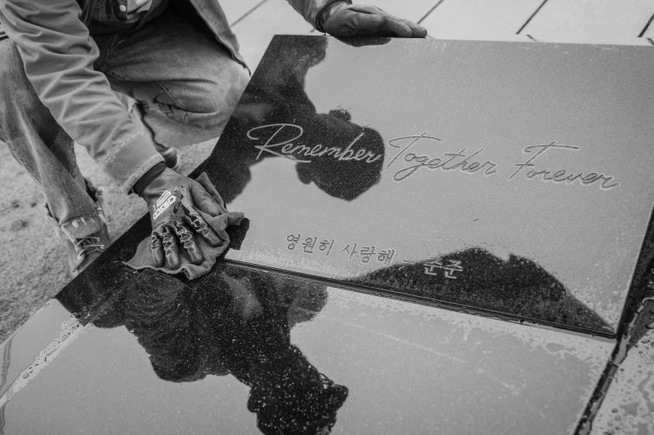 Vì Sao Hai Con Vắng Mặt Ở Giỗ Đầu Của Từ Hy Viên? - Ảnh 2