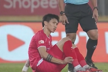 Bác sĩ nói về tình trạng chấn thương của Đoàn Văn Hậu