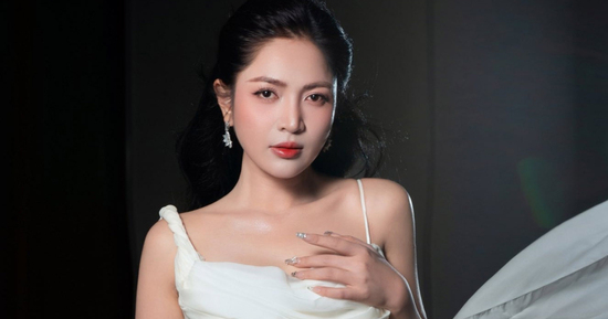 Hành trình mua nhà sau 10 năm lăn lộn của nữ ca sĩ vừa phải xin lỗi vì hát nhép trong lễ trao giải Làn Sóng Xanh 2025