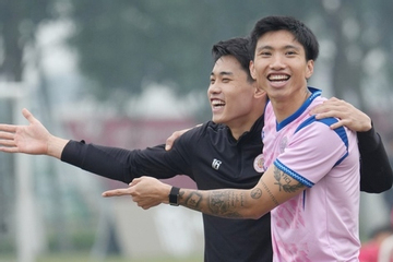 Khoảnh khắc Đình Bắc – Đoàn Văn Hậu chung khung hình gây sốt MXH