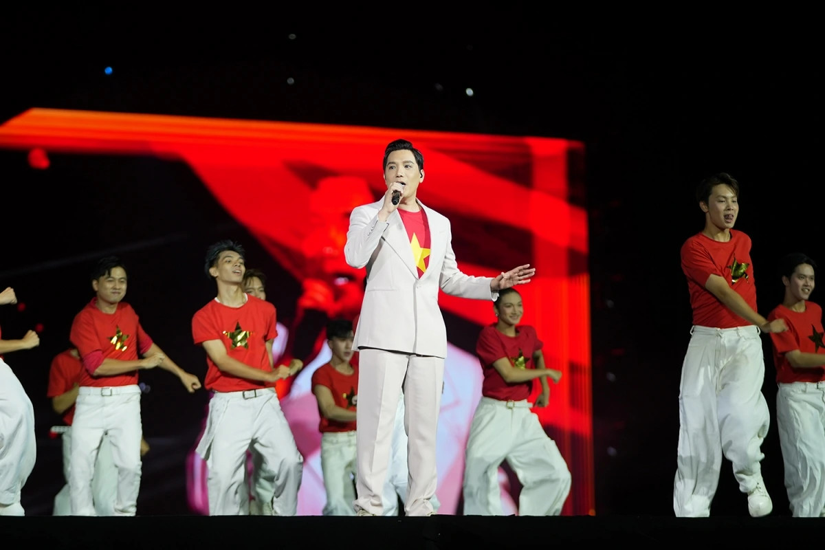 Dao dien mui pho va lua chon dua ban sac viet vao phim tet hinh anh 2