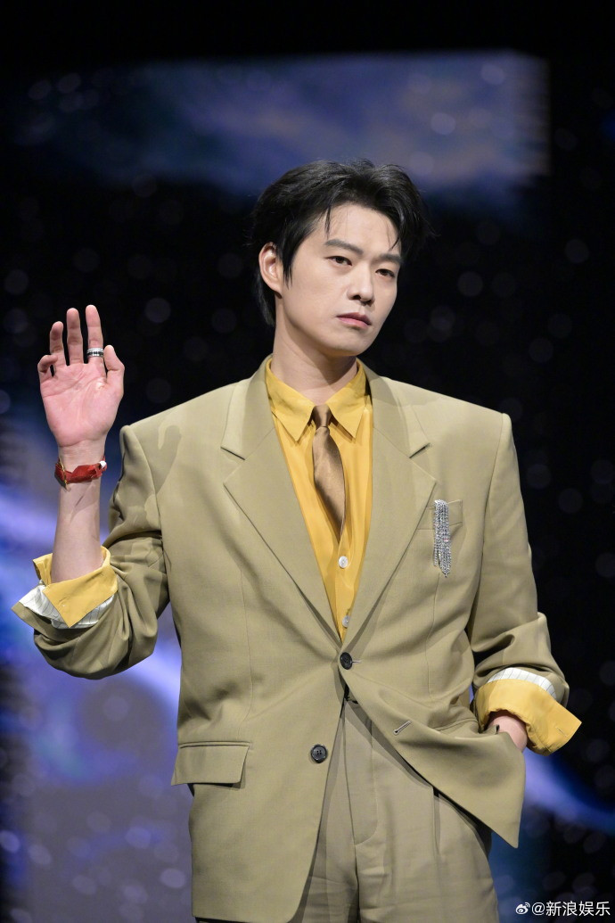 Gallery - Siêu thảm đỏ hot nhất tối nay: Bạch Lộc - Na Trát body khét lẹt ở Đêm hội Weibo