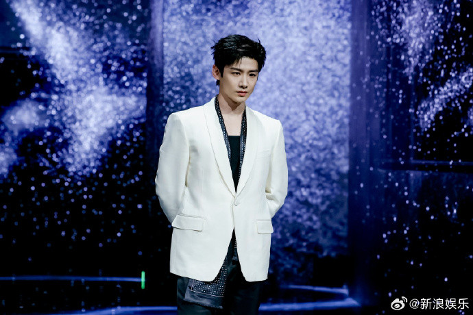 001na93igy1i9zs0xannbj618g0tnhbl02